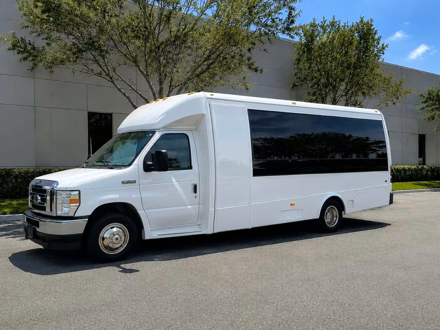 marion 15 passenger minibus rental