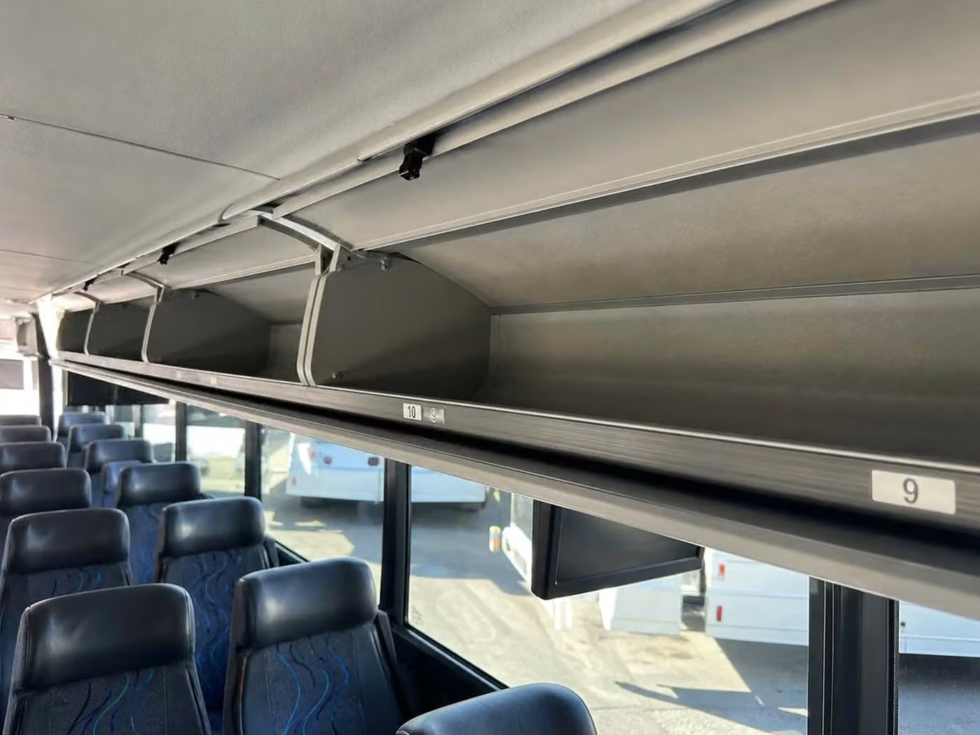 marion 28 passenger minibus overhead storage