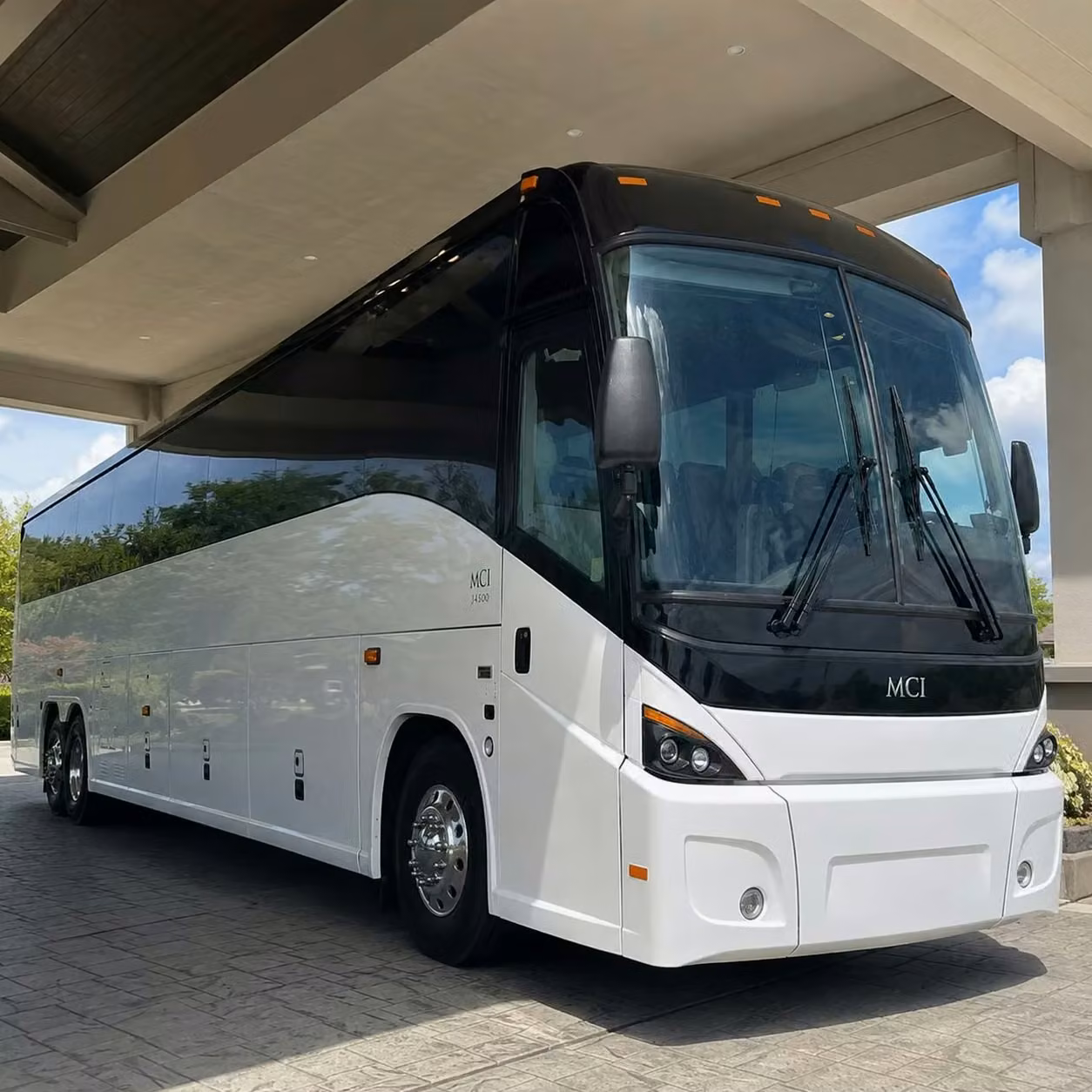 marion government and military buses with wifi power outlets and onboard restrooms
